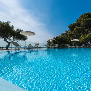 Pinija 4*, Petrcane Croazia
